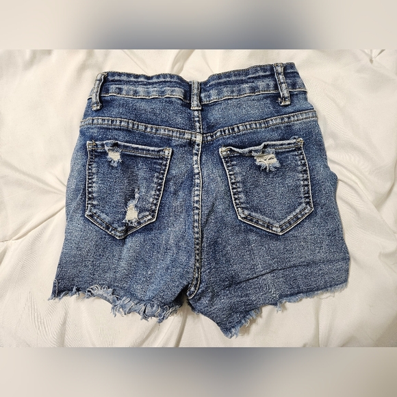 Shorts - Picture 2 of 3